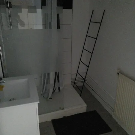 בית אירוח Bienvenue Chez Vous A 5 Min De Mca Hautmont